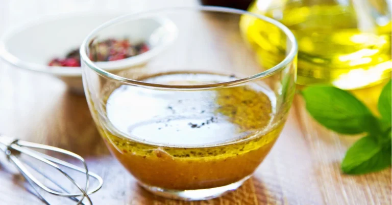 Quattro vinaigrette casalinghe per valorizzare ogni insalata