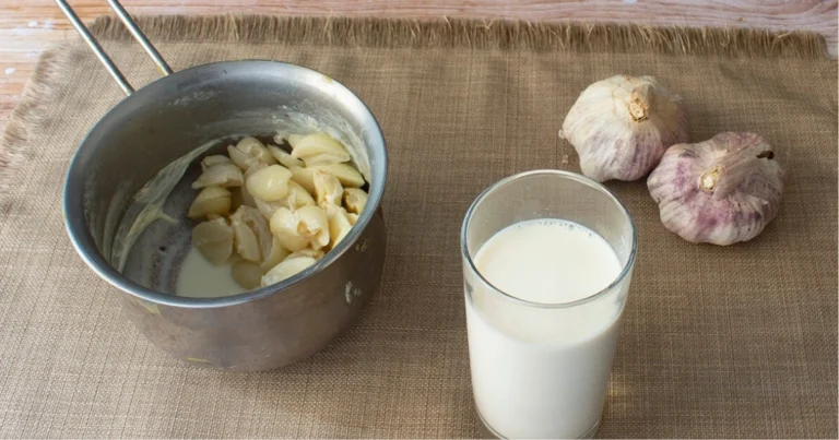 Latte all’Aglio: Benefici, Preparazione e Utilizzi di un Antico Rimedio Naturale
