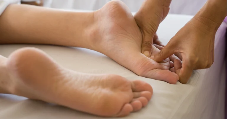 Riflessologia plantare: cosa rivelano i piedi sul nostro stato di salute