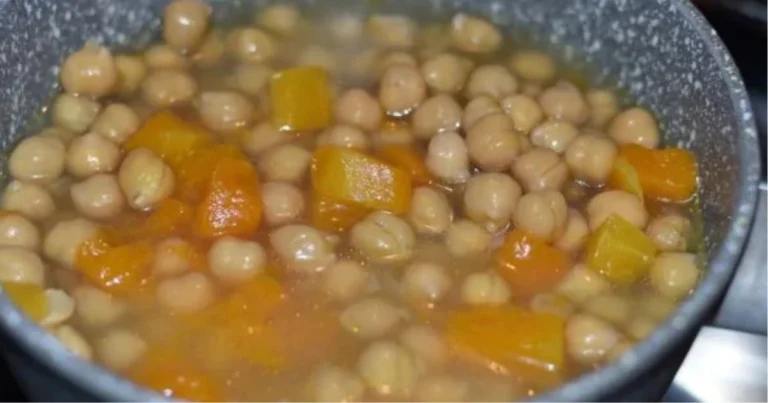 Zuppa di ceci e zucca: il piatto semplice e nutriente che scalda e sostiene
