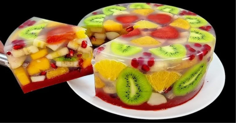 Gelatina di formaggio cremoso e frutta: dessert fresco, elegante e facilissimo