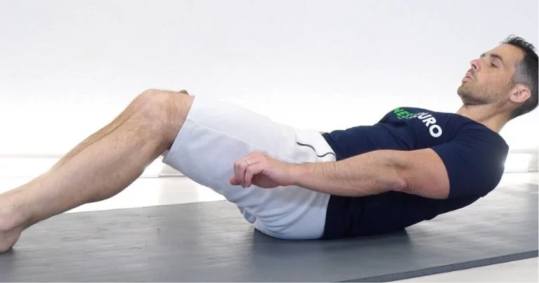 Mini-routine di auto-cura posturale per alleviare tensioni e dolori comuni