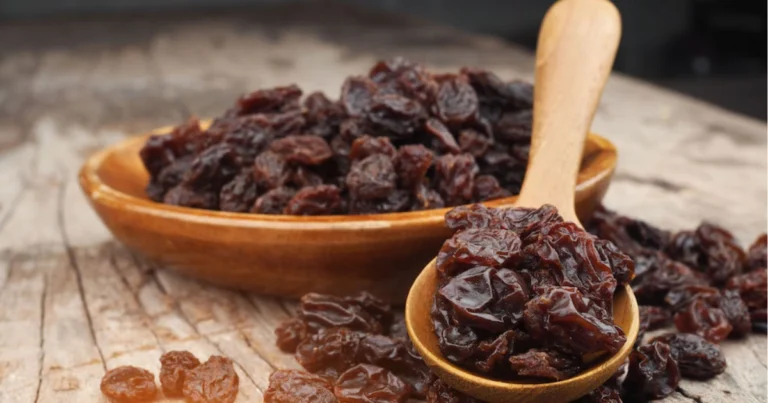 Benefici dell’Uvetta: Proprietà, Vantaggi e Come Integrarla nella Dieta