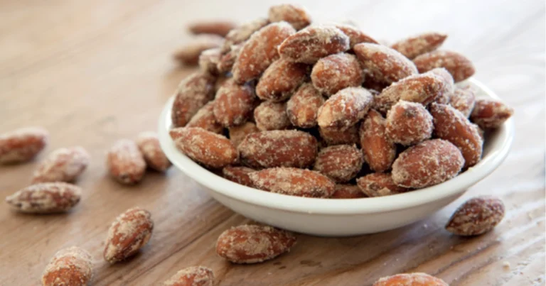 Mandorle pralinate: ricetta semplice per uno snack croccante fatto in casa