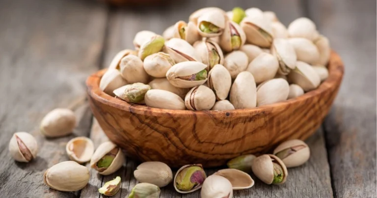 Pistacchi prima di dormire: un gesto naturale per migliorare la qualità del sonno