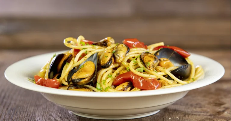 Spaghetti con le cozze: ricetta semplice e tradizionale per un primo piatto di mare