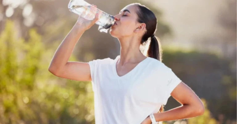 L’importanza di bere acqua nei momenti giusti: guida completa all’idratazione quotidiana