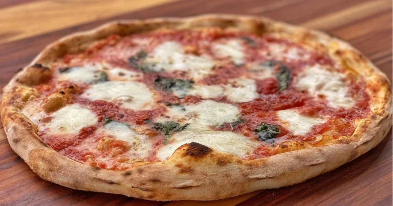 Pizza Margherita: Ricetta Tradizionale, Tecniche di Impasto e Guida Completa