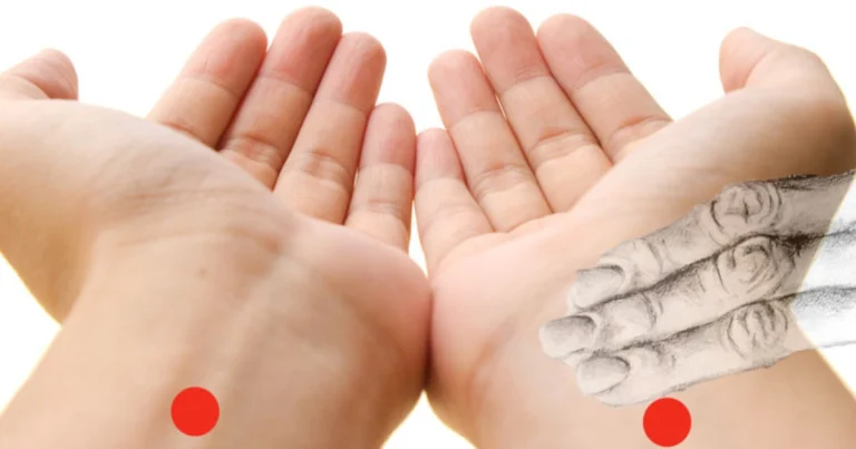 Digitopressione della mano: punti chiave per seni paranasali, occhi, capelli, spalle e cervicale