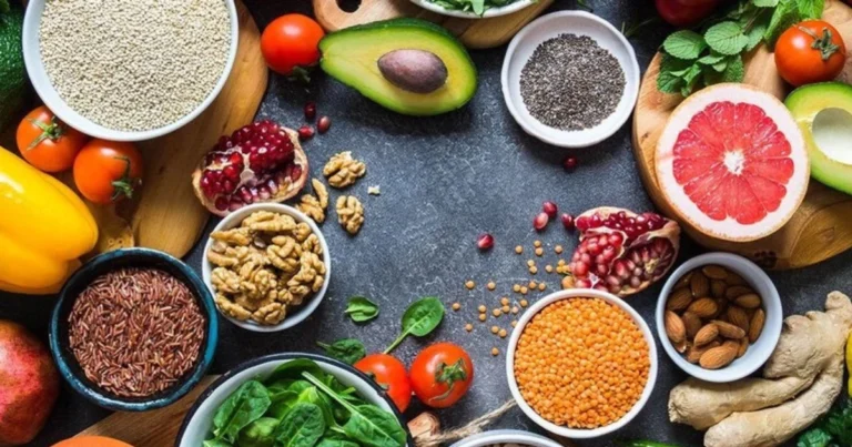 Alimenti contro il gonfiore addominale: cosa mangiare per una digestione leggera