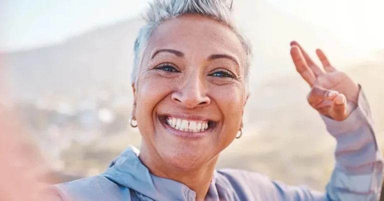 I 5 principali nemici della giovinezza: come rallentare l’invecchiamento in modo naturale