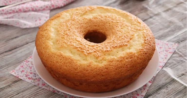 Ciambellone al Bicchiere: La Ricetta Facile e Veloce per una Colazione Perfetta