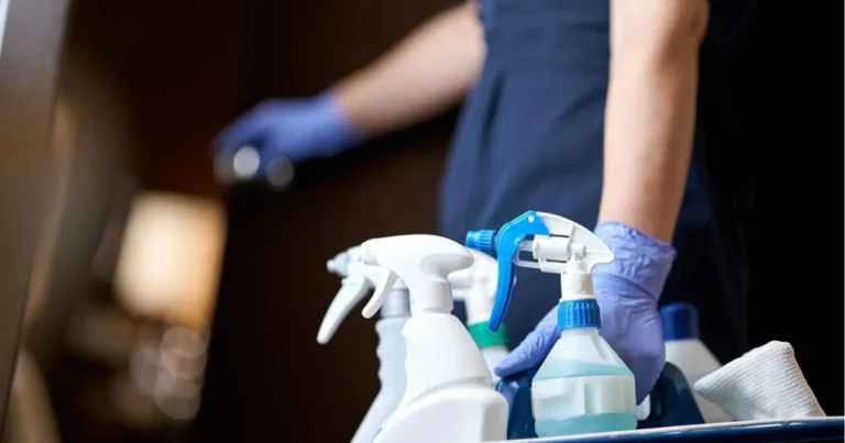 Dieci abitudini di pulizia quotidiana che trasformano la casa: guida completa e ottimizzata