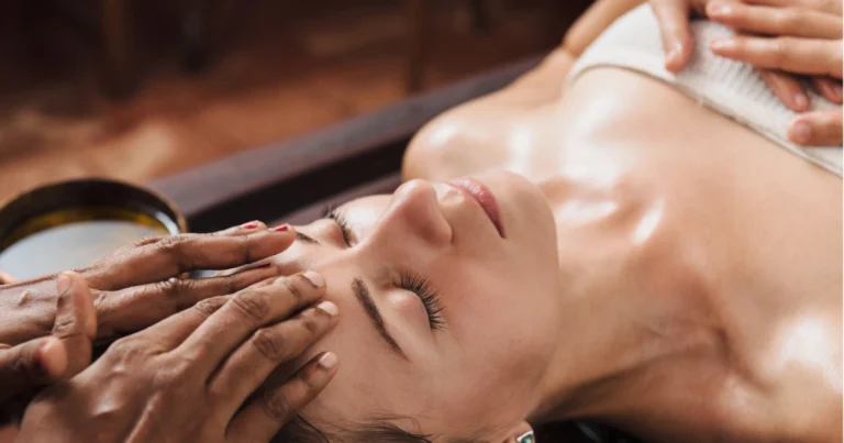 Massaggio facciale rilassante: guida completa ai punti del viso e alle tecniche per alleggerire le tensioni