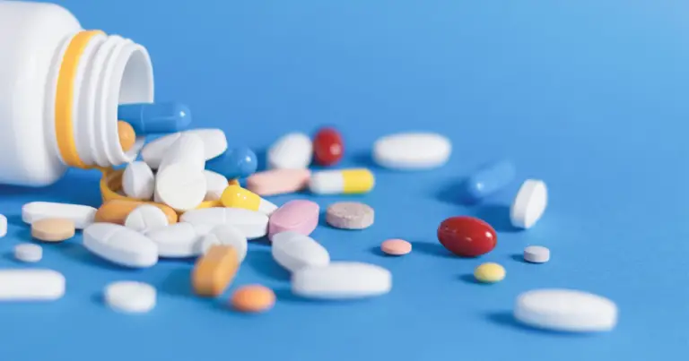 Orari degli integratori: quando assumerli per migliorarne l’efficacia