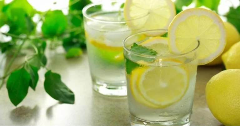 Acqua naturale contro la sensazione di gonfiore: supporto quotidiano semplice ed equilibrato