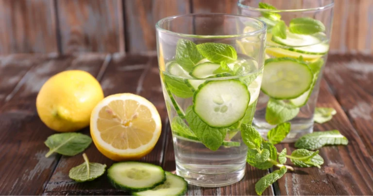 Acqua detox per sgonfiare il ventre: guida completa, uso corretto e benefici reali