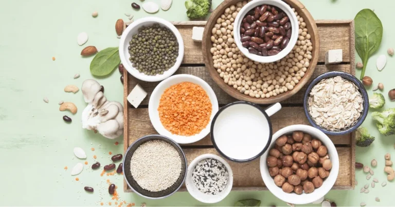 Cena leggera per dormire meglio: cosa mangiare (e cosa evitare) la sera