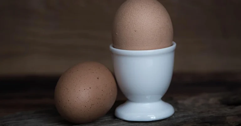 Uovo vs fegato: confronto nutrizionale completo per una dieta equilibrata