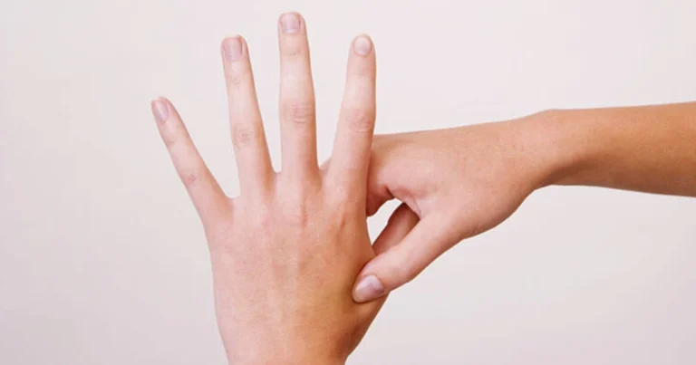 Punti di pressione per rilassarsi: guida pratica per il benessere quotidiano